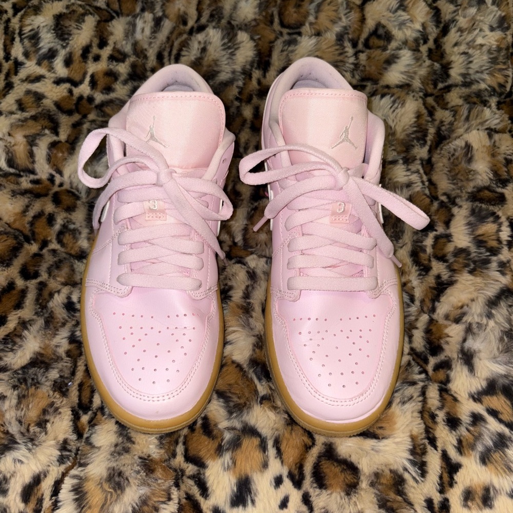 NIKE AIR JORDAN 1 LOWS! - Picture 2 of 8